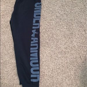 women’s under armor sweatpants capris